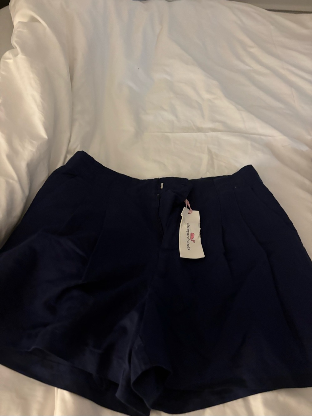 Vineyard Vines Navy High-Waist Pleated Shorts with tags